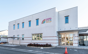 写真:建物外観
